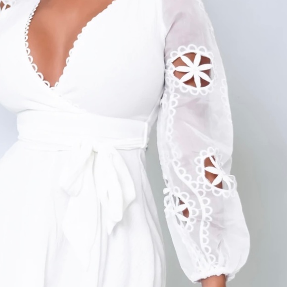 CROCHET LONG SLEEVE WHITE MINI DRESS - Picture 6 of 7